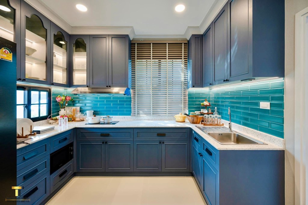 บริษัทรับออกแบบตกแต่งภายในแบบครบวงจรในชลบุรี และทั่วประเทศไทย
A full-service interior design company serving Chonburi and throughout Thailand.
チョンブリおよびタイ全土にサービスを提供するフルサービスのインテリア デザイン会社です。