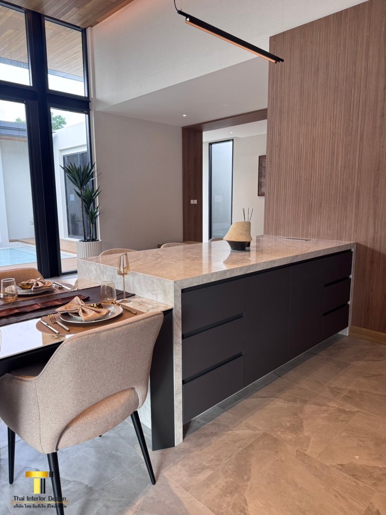 บริษัทรับตกแต่งภายในภูเก็ตแบบครบวงจร
Full-service interior design company in Phuket.
Компания, предоставляющая полный спектр услуг по дизайну интерьеров в Пхукете.